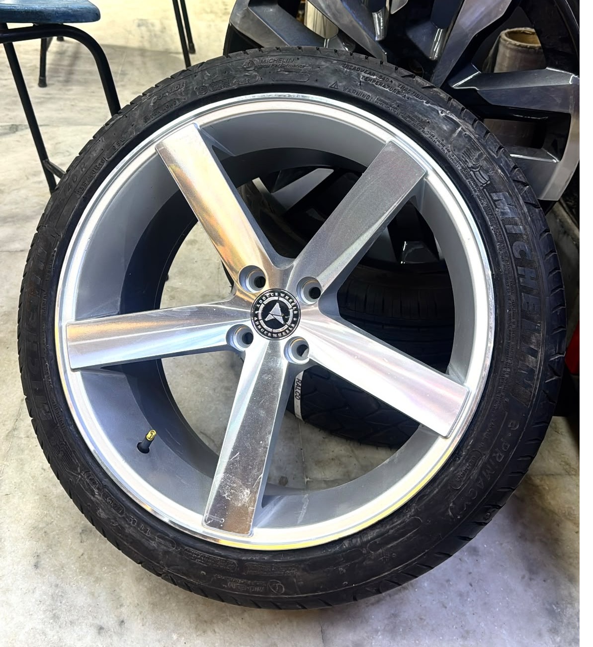 18 Inch 909 Model HS